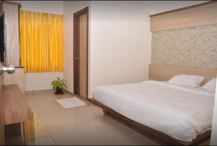 Hotel Sakthi Residency Hosūr Esterno foto